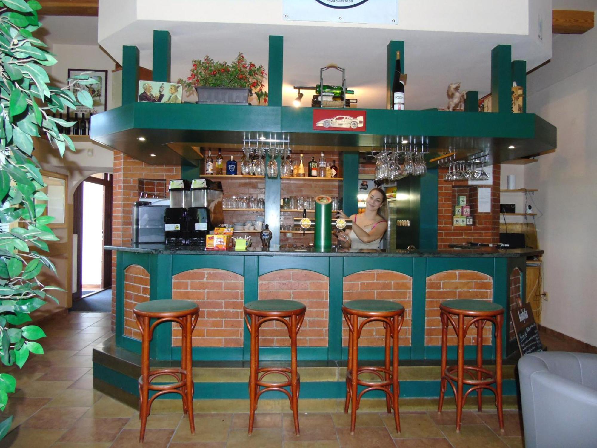 Toris Inn Trinec Buitenkant foto